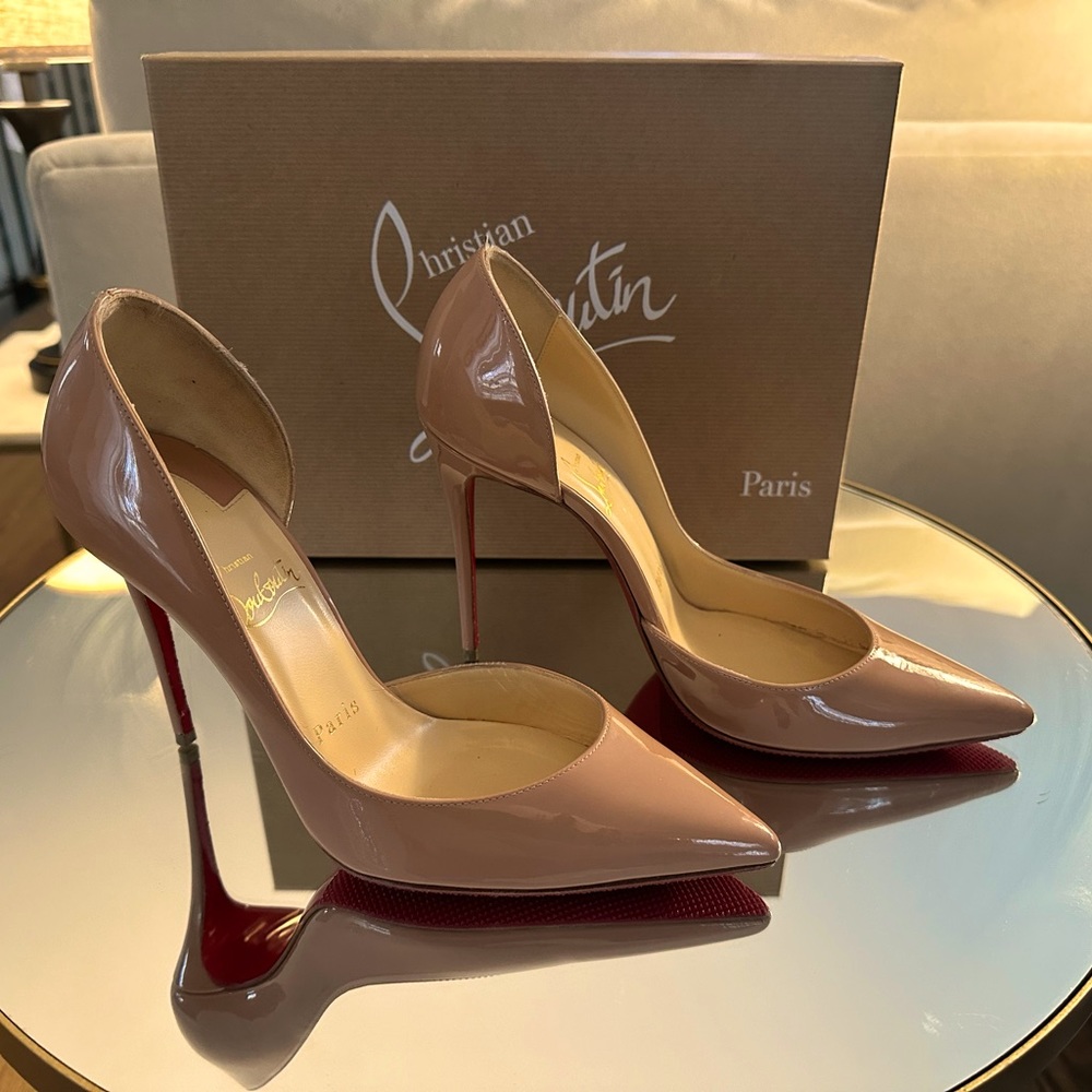 Christian Louboutin Iriza 100 Nude Patent Leather
Size 37